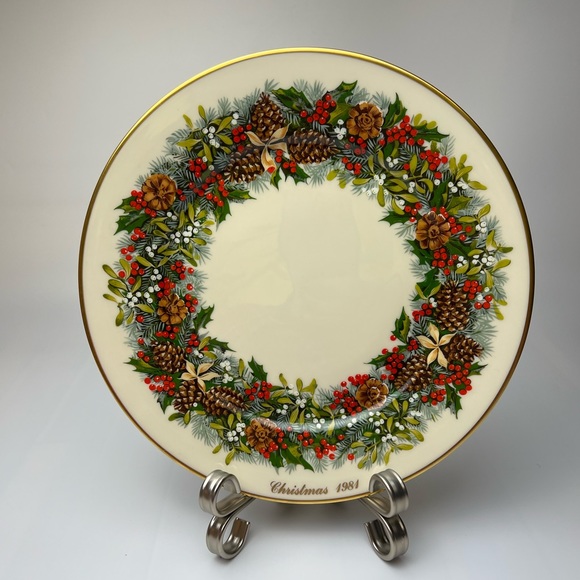 Lenox Colonial Christmas Wreath Series, Virginia, The First Colony Plate - Picture 6 of 11